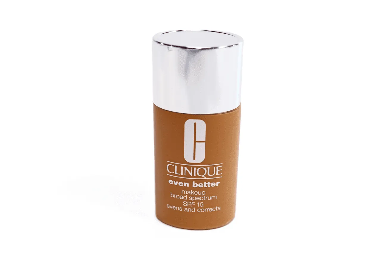 Clinique  1 oz Even Better Makeup SPF15 Dry Combination to Combination Oily - WN 100 Deep Honey