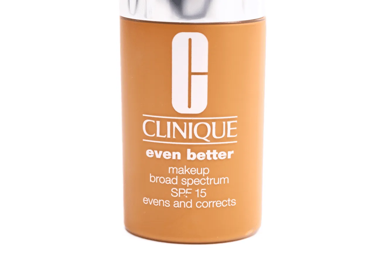 Clinique  1 oz Even Better Makeup SPF15 Dry Combination to Combination Oily - WN 100 Deep Honey