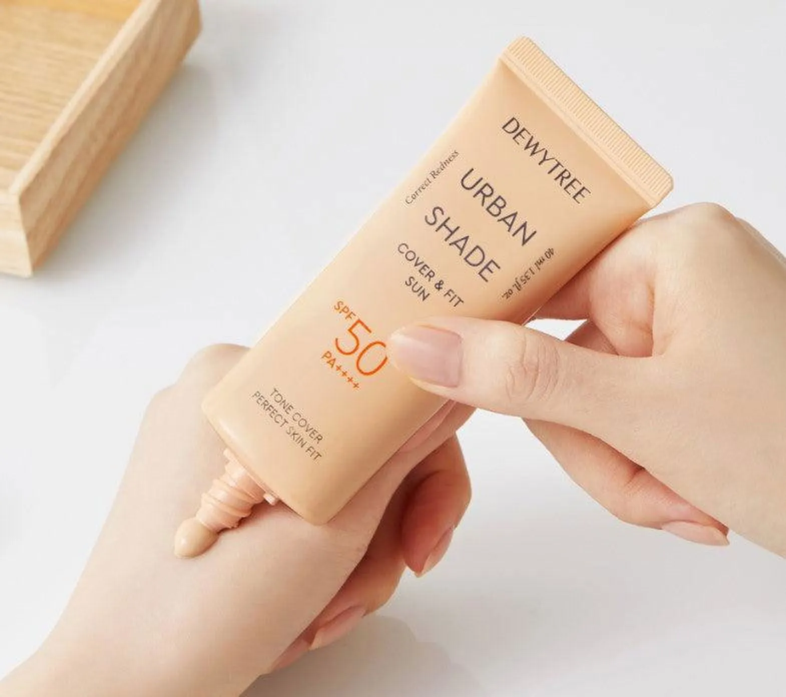 DEWYTREE Urban Shade Cover & Fit Sun SPF 50  PA     40ml