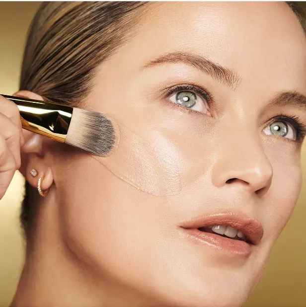 Estée Lauder Re Nutriv Ultra Radiance Liquid Makeup SPF 20